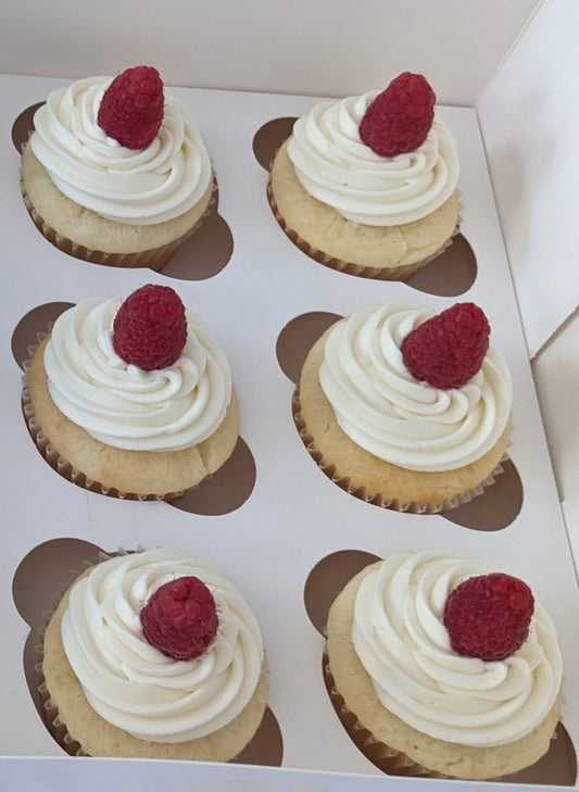 White Chocolate Raspberry Cupcakes